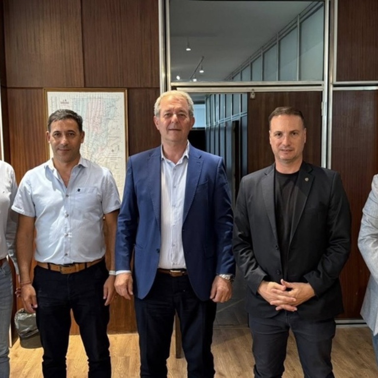 Imagen de Mesa de trabajo en busca de más obras públicas para Arroyo Seco