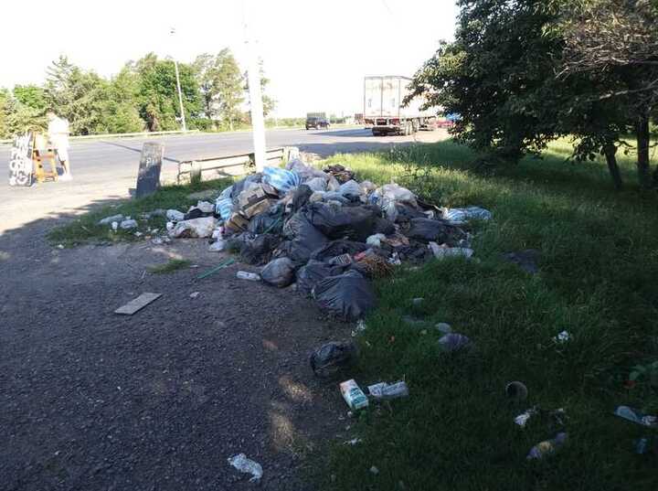 Imagen de El Peaje de General Lagos, desbordado de basura por falta de pago de contenedores