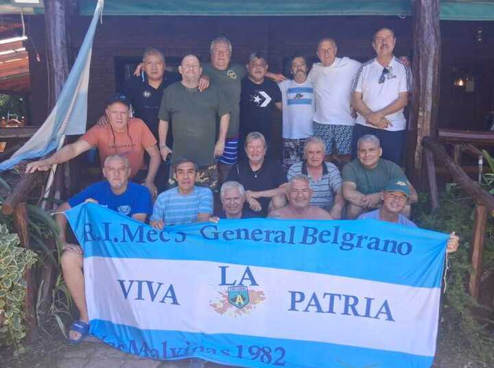 Imagen de Reencuentro de Héroes: Veteranos de Malvinas se reunieron en Arroyo Seco Imagen de Reencuentro de Héroes: Veteranos de Malvinas se reunieron en Arroyo Seco