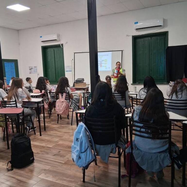 Imagen de Capacitación en evacuación y manejo de extintores en el Anexo 1234 de Pavón