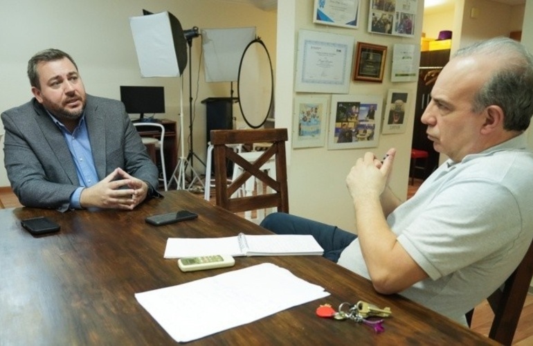 Ghione dijo que el contrapunto con Paulón fue "superado", pero advirtió que "hay otros grupos políticos a los que les molesta mucho la territorialidad y capilaridad del trabajo evangélico en los sectores más vulnerables porque era el territorio de ellos". Ghione dijo que el contrapunto con Paulón fue "superado", pero advirtió que "hay otros grupos políticos a los que les molesta mucho la territorialidad y capilaridad del trabajo evangélico en los sectores más vulnerables porque era el territorio de ellos".