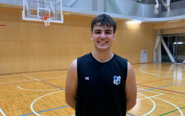 Imagen de León De Bernardo, compite en las 'Sordolimpiadas' de Tokio con la Selección Argentina de básquet silencioso