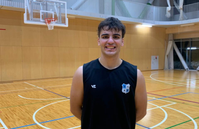 Imagen de León De Bernardo, compite en las 'Sordolimpiadas' de Tokio con la Selección Argentina de básquet silencioso