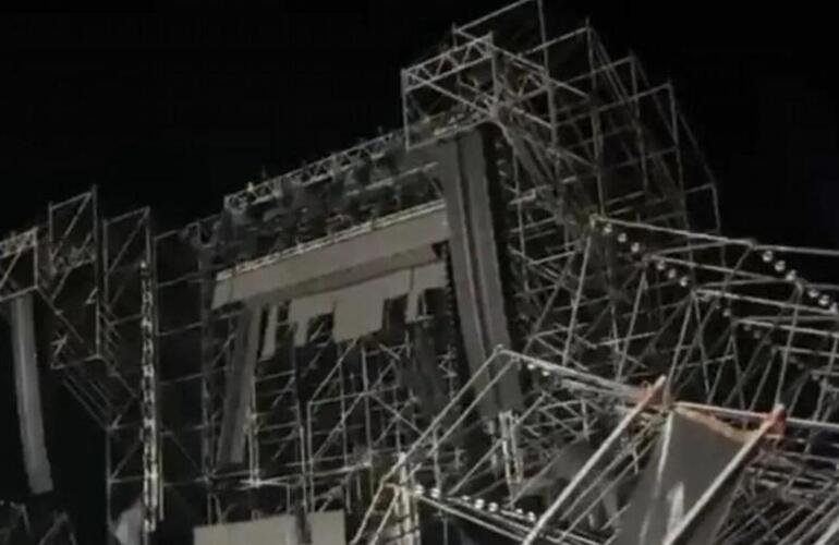 Imagen de Colapsa escenario en San Nicolas por fuertes vientos durante la fiesta de dizfraces