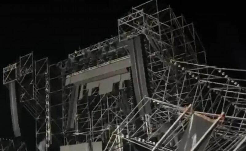 Imagen de Colapsa escenario en San Nicolas por fuertes vientos durante la fiesta de dizfraces