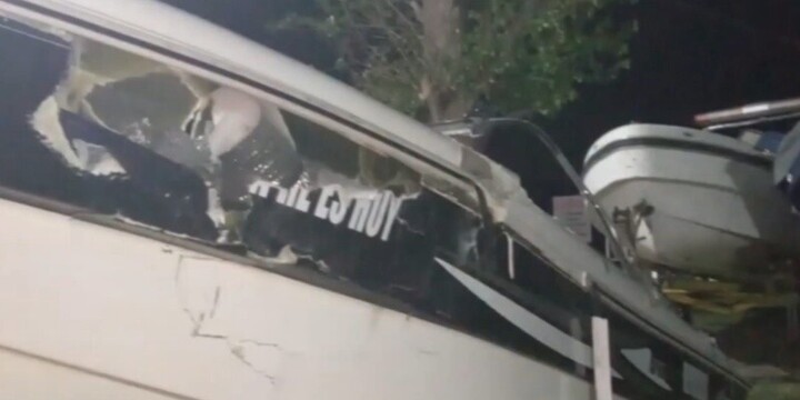 Una de las embarcaciones involucradas en el choque del mes pasado en el río. Una de las embarcaciones involucradas en el choque del mes pasado en el río.