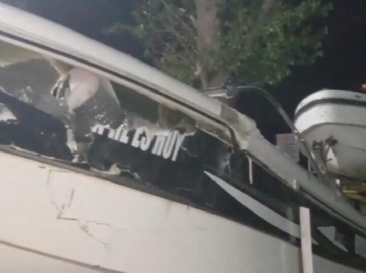 Una de las embarcaciones involucradas en el choque del mes pasado en el río. Una de las embarcaciones involucradas en el choque del mes pasado en el río.