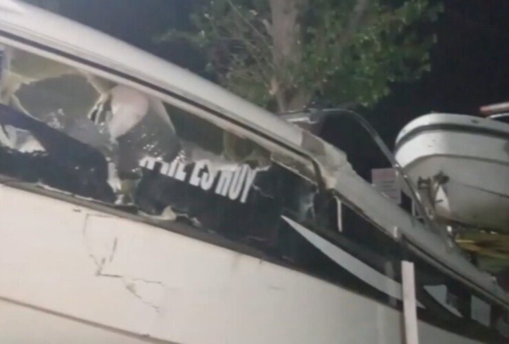 Una de las embarcaciones involucradas en el choque del mes pasado en el río.