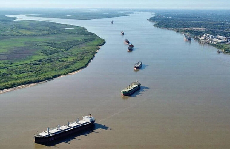 Imagen de El gobierno nacional refuerza el control de la hidrovía con el "Plan Paraná" para combatir el narcotráfico