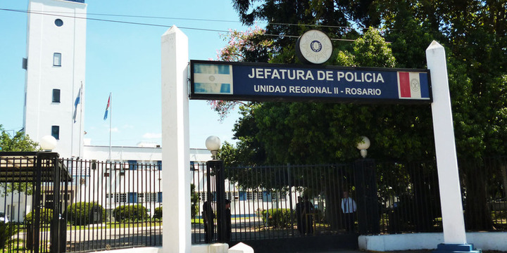 Imagen de Prisión preventiva para jefes policiales acusados de robar fondos de combustible