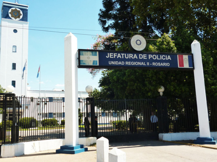 Imagen de Prisión preventiva para jefes policiales acusados de robar fondos de combustible