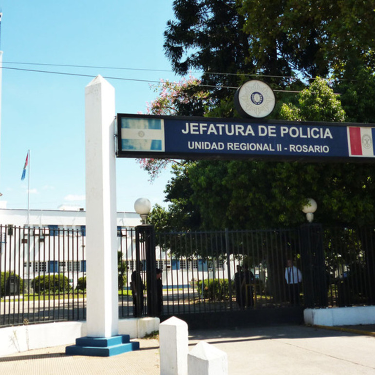 Imagen de Prisión preventiva para jefes policiales acusados de robar fondos de combustible