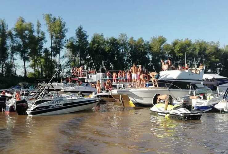 Imagen de Arrancan los controles de alcoholemia en el río Paraná: Testeos en tierra y multas millonarias