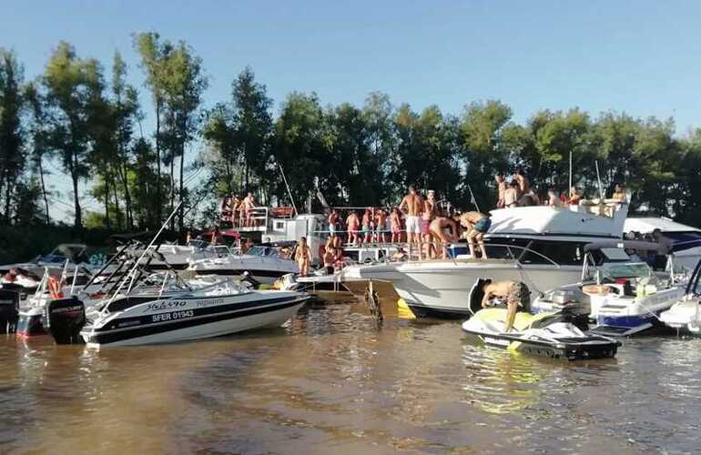 Imagen de Arrancan los controles de alcoholemia en el río Paraná: Testeos en tierra y multas millonarias