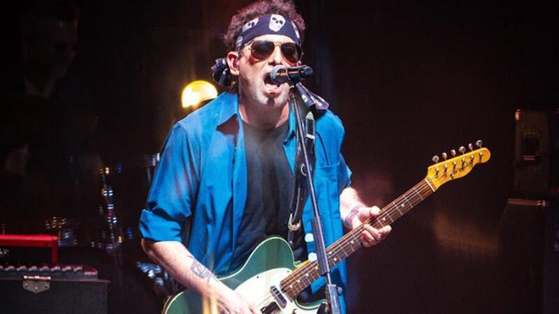 Imagen de Show de Andr&eacute;s Calamaro en Rosario, reprogramado por amenaza de tormenta
