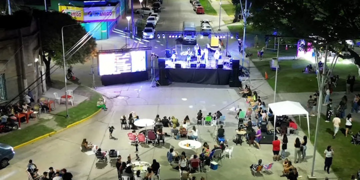 Imagen de La feria "Yendo" se consolida como el nuevo polo cultural y productivo de la región en General Lagos