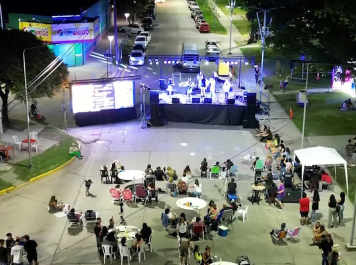 Imagen de La feria "Yendo" se consolida como el nuevo polo cultural y productivo de la región en General Lagos