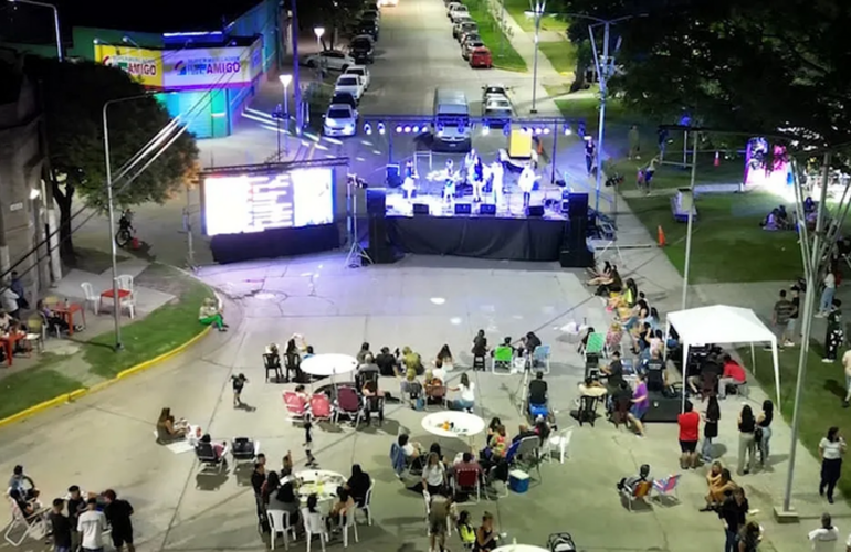 Imagen de La feria "Yendo" se consolida como el nuevo polo cultural y productivo de la región en General Lagos
