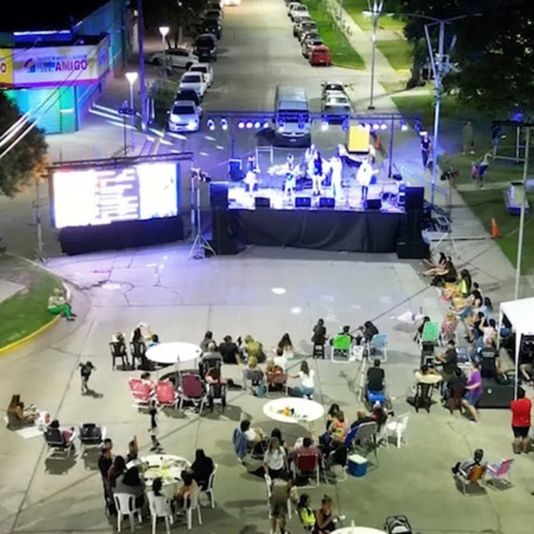 Imagen de La feria "Yendo" se consolida como el nuevo polo cultural y productivo de la región en General Lagos