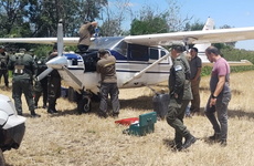Imagen de Detectan el sexto "Narcoavión Fantasma" del año en Santa Fe: Hallan aeronave con insignia Boliviana abandonada en Curupaity