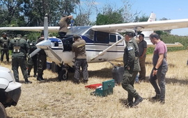 Imagen de Detectan el sexto "Narcoavi&oacute;n Fantasma" del a&ntilde;o en Santa Fe: Hallan aeronave con insignia Boliviana abandonada en Curupaity