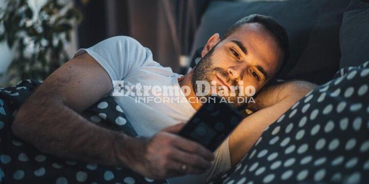 Imagen de &iquest;Mito o realidad? El impacto real de usar el tel&eacute;fono antes de dormir en el sue&ntilde;o adulto