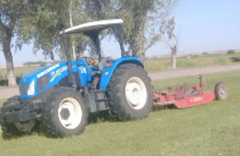 Imagen de Albarellos finalizó la reparación de la desmalezadora comunal