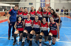 Imagen de Vóley: La Sub-18 femenina de Talleres, se coronó Campeona tras vencer a Gran Rosario