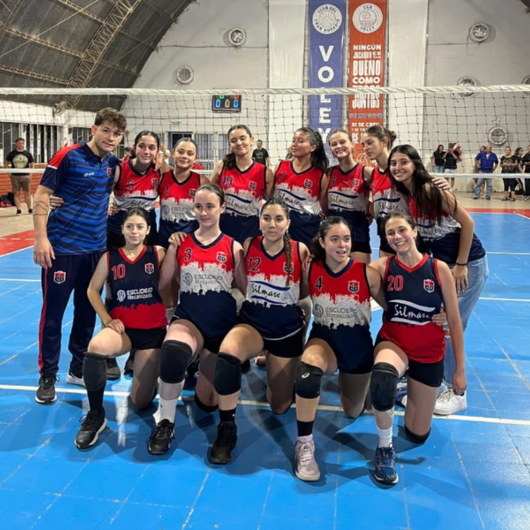 Imagen de Vóley: La Sub-18 femenina de Talleres, se coronó Campeona tras vencer a Gran Rosario
