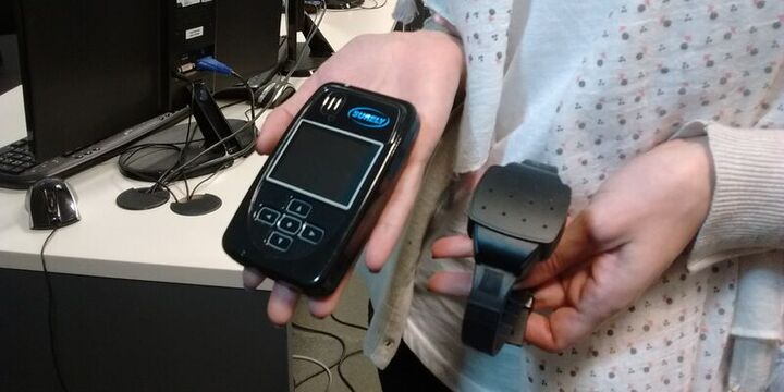 Imagen de Seguridad y género: Santa Fé presenta tobilleras electrónicas duales para monitorear a acusados de violencia