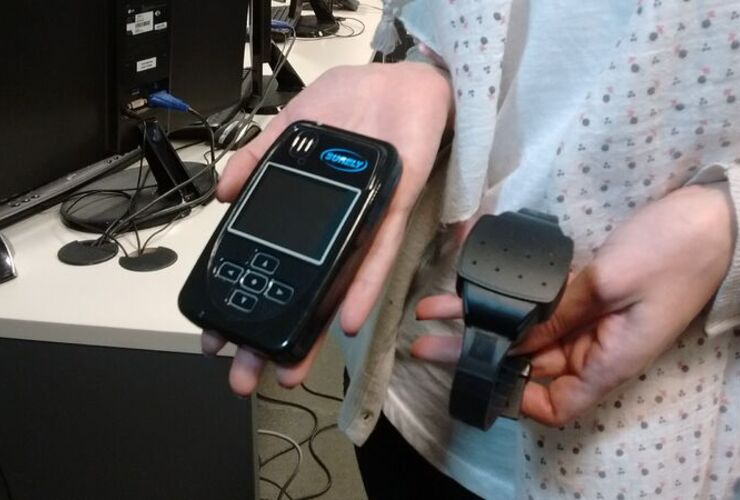 Imagen de Seguridad y género: Santa Fé presenta tobilleras electrónicas duales para monitorear a acusados de violencia