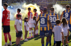 Imagen de Fútbol y política: Javier Milei respaldó a estudiantes en el conflicto por el "pasillo de espaldas" en Rosario