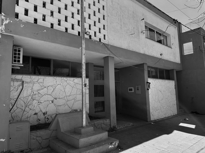 Imagen de La Comisaría 27ª no tiene teléfono fijo desde hace dos años y no existe un número alternativo oficial