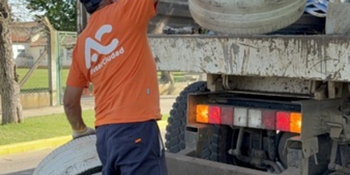 Imagen de La Comuna de Alvear realizó un amplio operativo de descacharreo en el marco del programa provincial Objetivo  Dengue