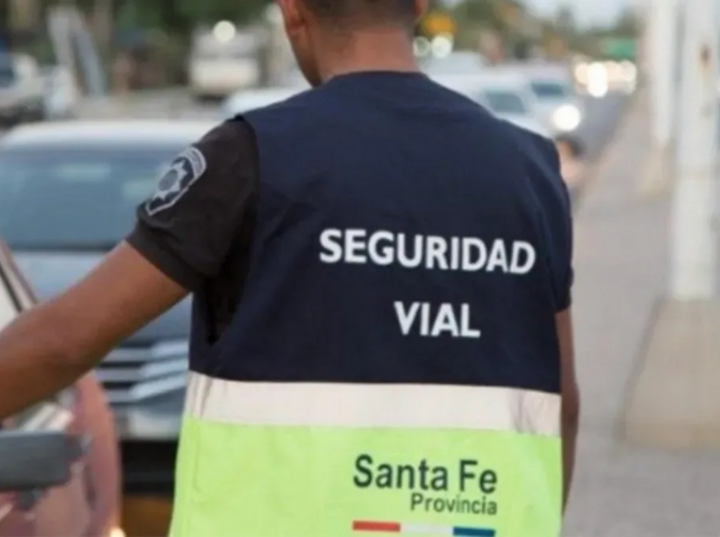 Imagen de Imputaron a tres policías de Seguridad Vial por pedir coimas en controles de la Ruta 1