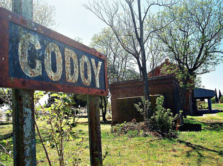 Imagen de Godoy pone orden: Aprueban restricciones para cría de animales y tránsito pesado