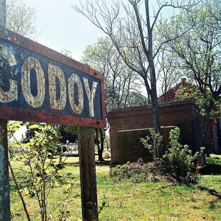 Imagen de Godoy pone orden: Aprueban restricciones para cría de animales y tránsito pesado