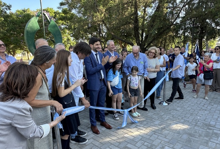 Imagen de Reapertura del Bv. Mansueto Maiorano con la visita del gobernador Pullaro
