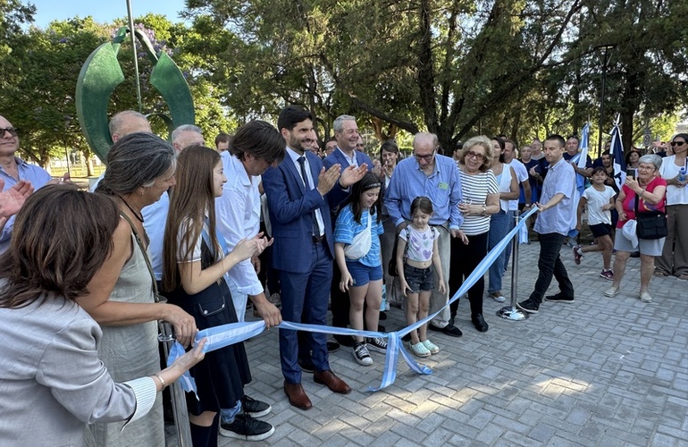 Imagen de Reapertura del Bv. Mansueto Maiorano con la visita del gobernador Pullaro