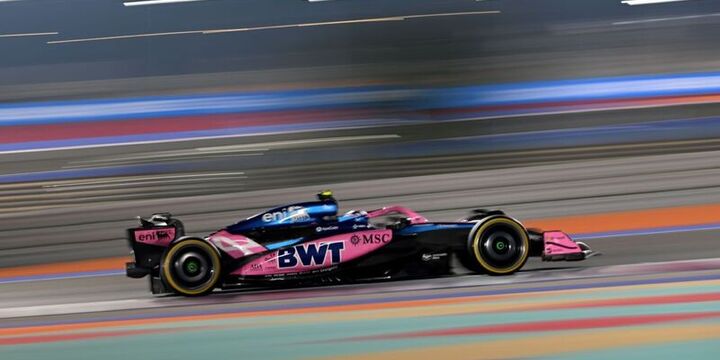 Imagen de Verstappen se Lleva el GP de Qatar de F1. Sainz al podio por error de McLaren; Franco Colapinto fue puesto 14º