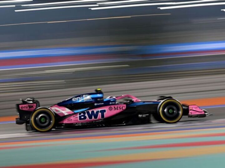 Imagen de Verstappen se Lleva el GP de Qatar de F1. Sainz al podio por error de McLaren; Franco Colapinto fue puesto 14º