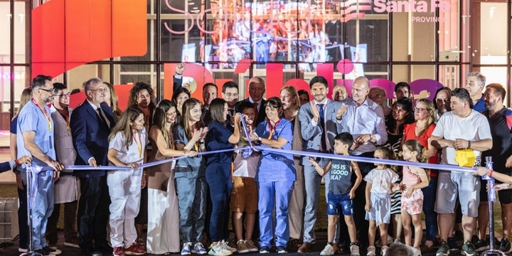 Imagen de Pullaro inauguró el nuevo Hospital Regional de Rafaela: "Tenemos la mejor salud pública de la República Argentina"