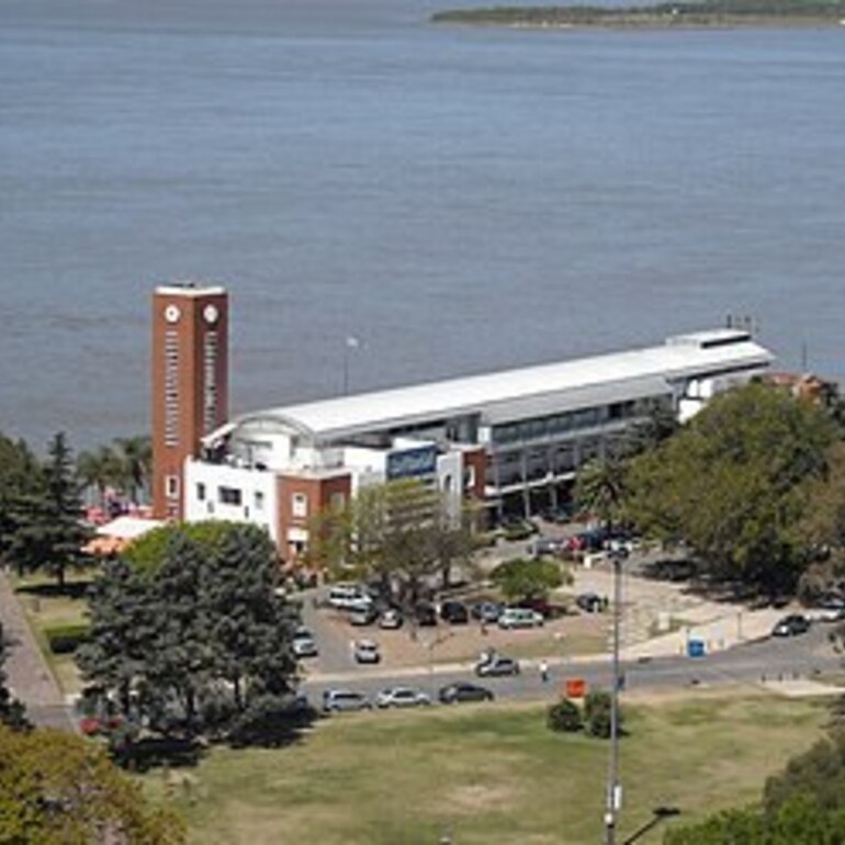 Imagen de Hallan un cuerpo de mujer flotando en el Río Paraná frente a la estación fluvial de Rosario