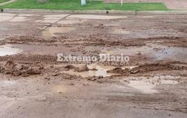 Imagen de Vecino reclama da&ntilde;os en el pavimento por desv&iacute;o de camiones en Alejandro G&oacute;mez al 790
