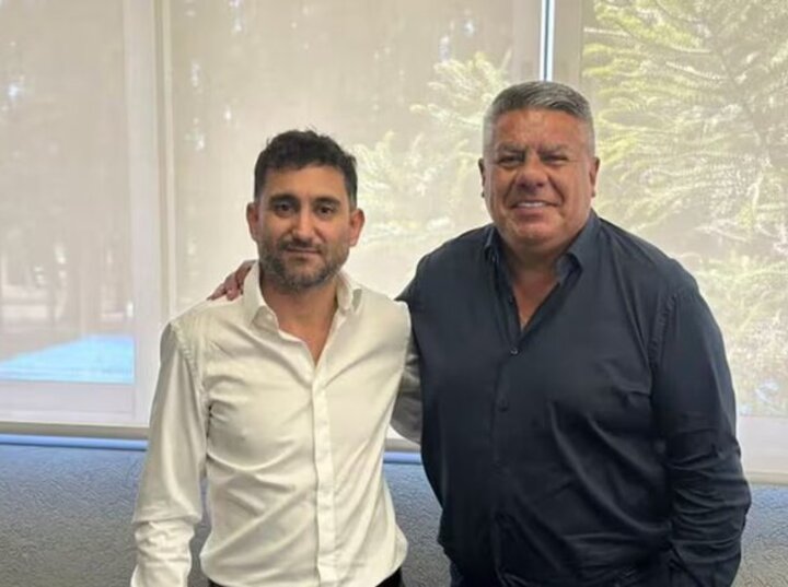 Imagen de Allanaron financiera ligada a "Chiqui" Tapia por presunto lavado de dinero que involucra a Banfield