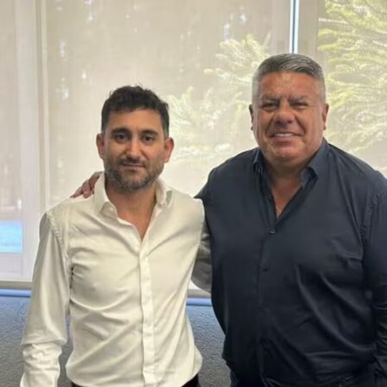 Imagen de Allanaron financiera ligada a "Chiqui" Tapia por presunto lavado de dinero que involucra a Banfield