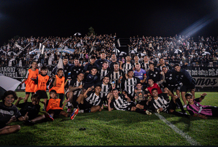 Imagen de Uni&oacute;n venci&oacute; a Porvenir Talleres en Semifinales y pas&oacute; a la Final en Primera Divisi&oacute;n