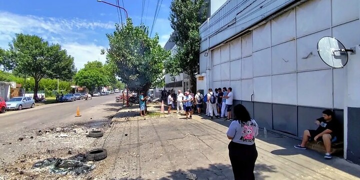Imagen de Frigorífico Euro: 160 trabajadores proponen armar una cooperativa tras 22 días de toma por deuda salarial