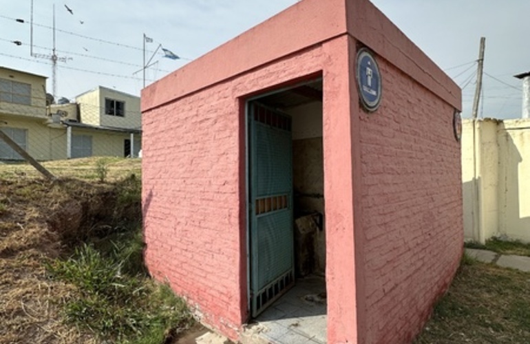 Imagen de La ciudad turística que no puede mantener dos baños en el Puerto