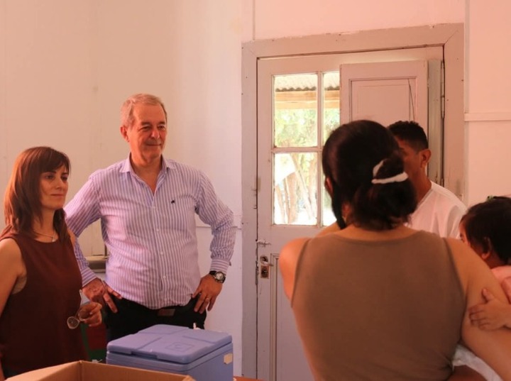 Imagen de Posta de vacunación en el Paraje El Ombú